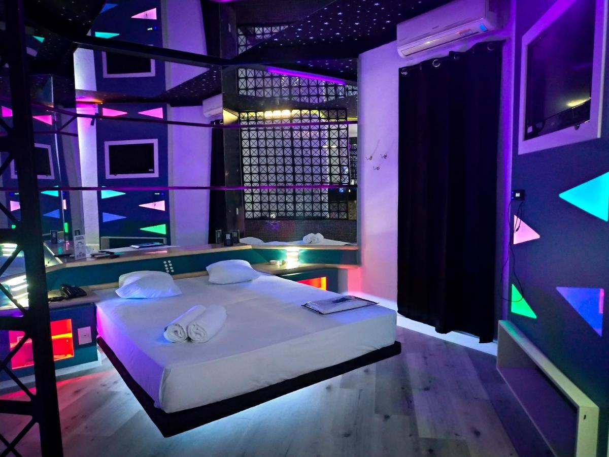 Hotel do amor Motel Over Night
