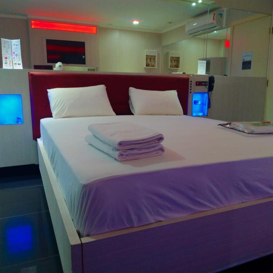 Hotel do amor Motel Over Night